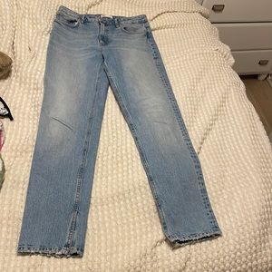 Zara jeans/light wash/small ankle slits/ straight leg
